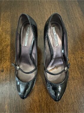 Via Spiga Black Patent Pointed Mary Jane Heels